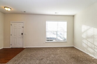 16105 Long Talon Way in Charlotte, NC - Foto de edificio - Building Photo