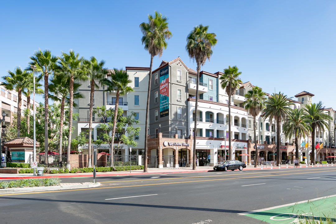 Tuscany Apartments Student Living in Los Angeles, CA - Building Photo