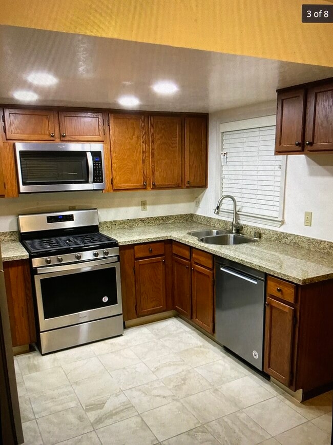 421 37th St in Richmond, CA - Building Photo - Building Photo