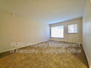 114 Greenbriar Rd in Lexington, KY - Building Photo - Building Photo