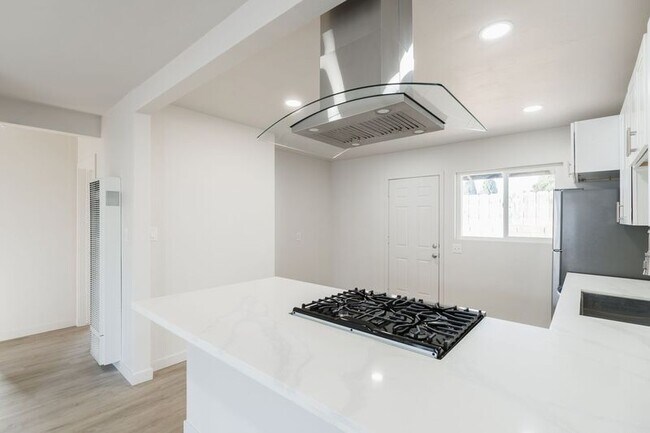 136 5th Ave in Chula Vista, CA - Building Photo - Building Photo