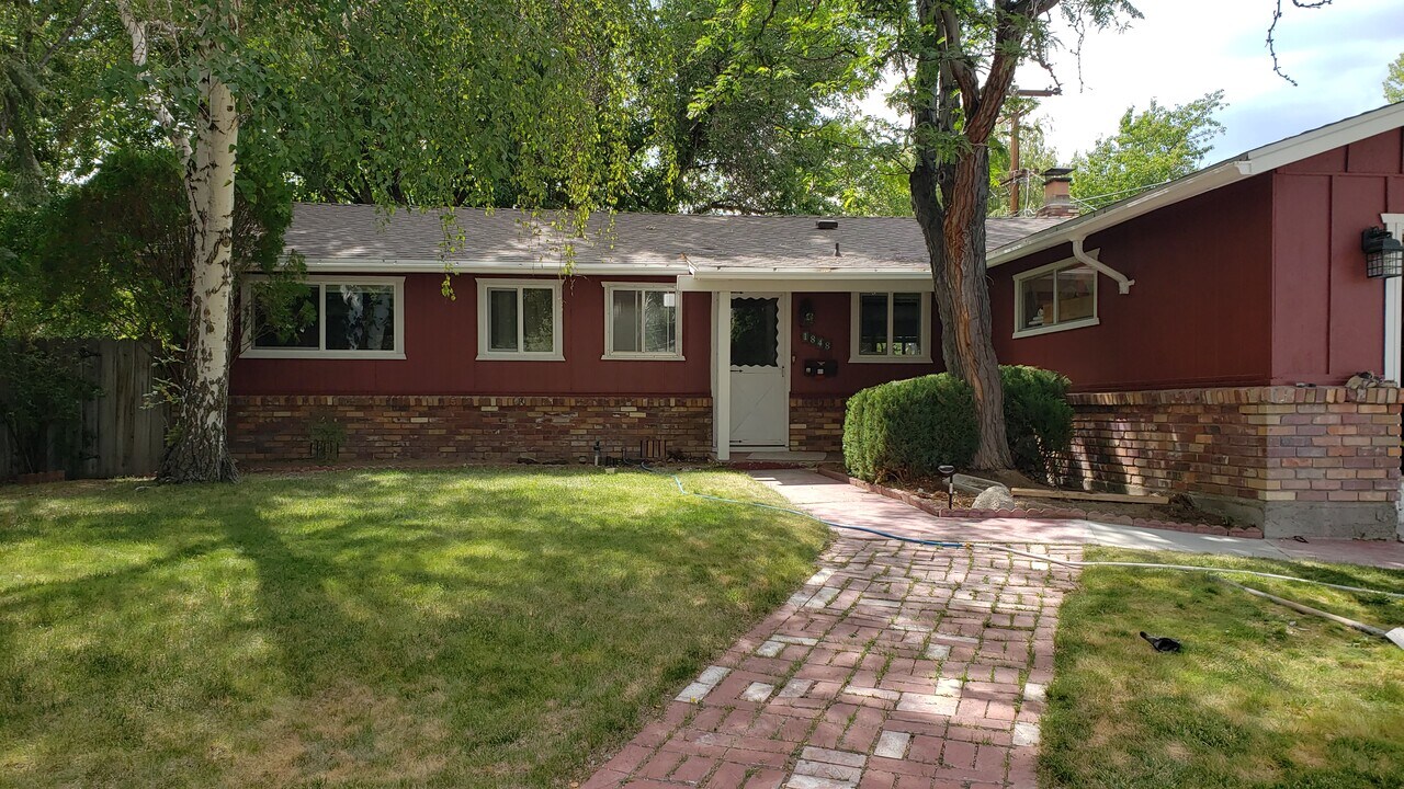 1848 Alpine St in Carson City, NV - Building Photo