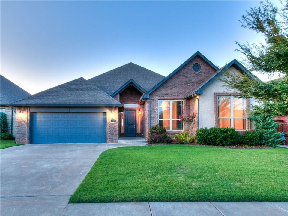 6305 NW 156th St in Edmond, OK - Building Photo