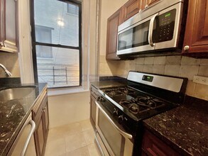 250 Fort Washington Ave, Unit 1D in New York, NY - Building Photo - Building Photo