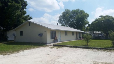 211 10th St NW in Moore Haven, FL - Building Photo - Building Photo