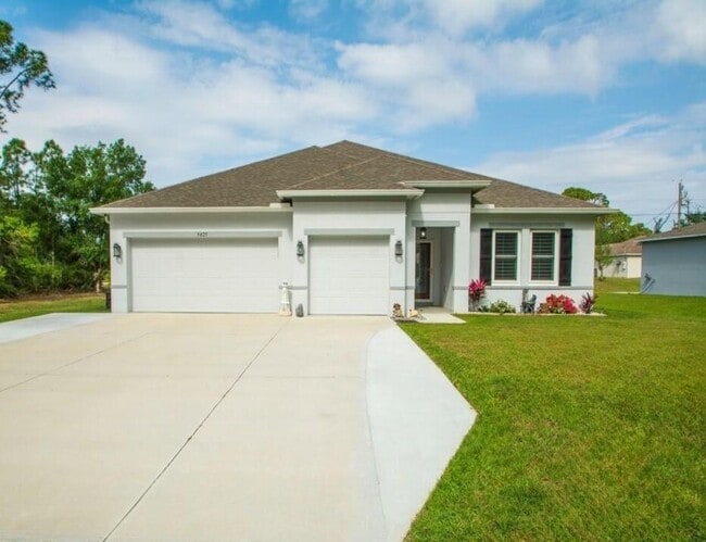 9025 106th Ave in Vero Beach, FL - Building Photo - Building Photo