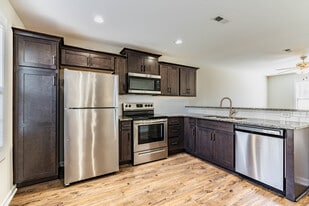 The Retreat in Clarksville, TN - Building Photo