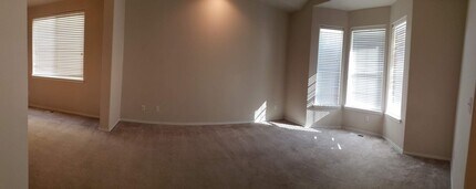 413 Roger Smith Dr in Newberg, OR - Building Photo - Building Photo