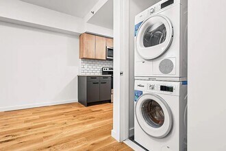 336 E 112th St, Unit 650 in New York, NY - Building Photo - Building Photo