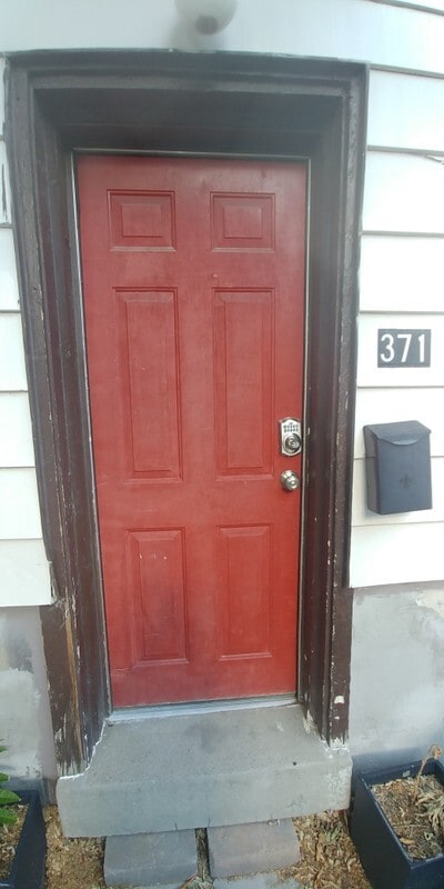 371 E Roosevelt Ave