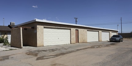 15957 Tokay St in Victorville, CA - Building Photo - Building Photo