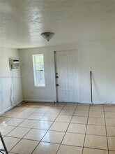 6014 SW 38th St in Miramar, FL - Building Photo - Building Photo