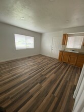 275 Pennsylvania Dr in Harrisville, UT - Foto de edificio - Building Photo