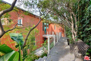 2337 Baxter St in Los Angeles, CA - Building Photo