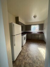 1565 Olive Ave in Redding, CA - Building Photo - Building Photo