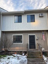 8004 Chelsea Cv N in Hopewell Junction, NY - Building Photo