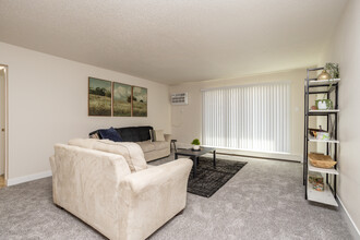 Parkview Apartments in Sioux Falls, SD - Building Photo - Interior Photo