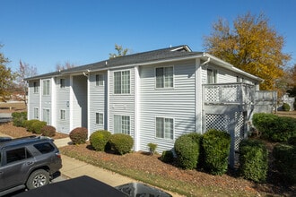 Foxfield Apartments in Greenwood, SC - Foto de edificio - Building Photo