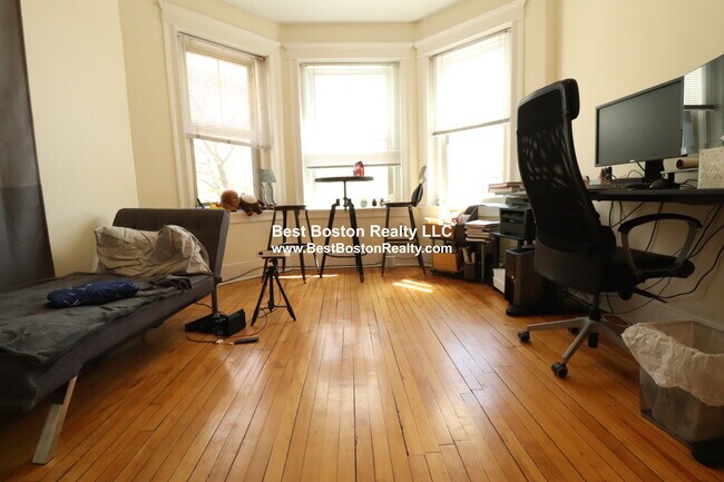 property at 89 Trowbridge St