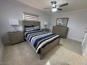2231 Isle of Pines Ave in Ft. Myers, FL - Foto de edificio - Building Photo