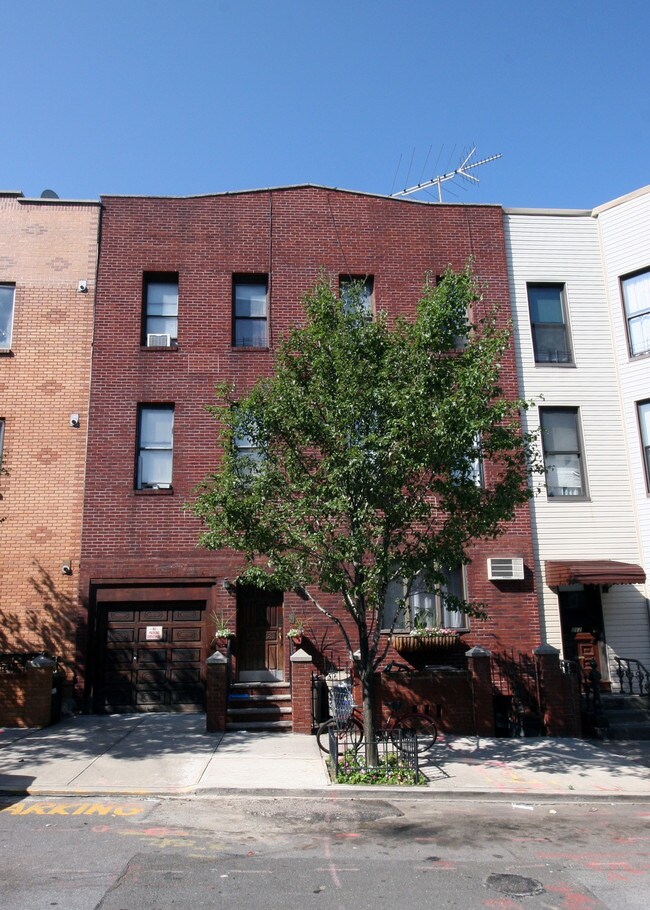 214 23rd St in Brooklyn, NY - Foto de edificio - Building Photo