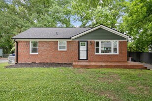 801 Fleming St in Columbia, TN - Building Photo