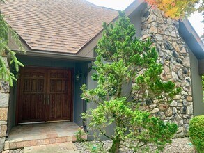 452 Sugar Maple Ct in Bethlehem, PA - Building Photo - Building Photo