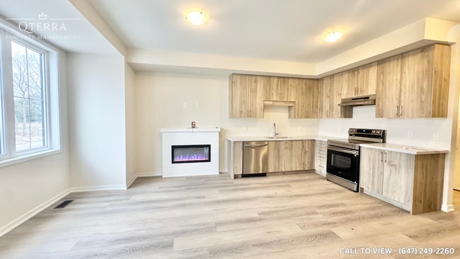 property at 43 Kingbird Cmn