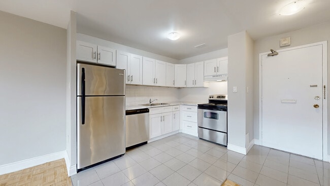 385 Gibb St in Oshawa, ON - Building Photo - Building Photo
