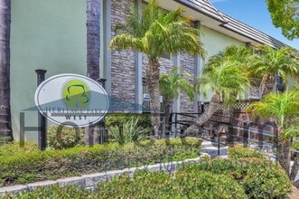 6602 Beadnell Way in San Diego, CA - Building Photo - Building Photo