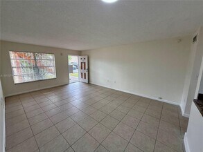291 NW 177th St in Miami, FL - Building Photo - Building Photo