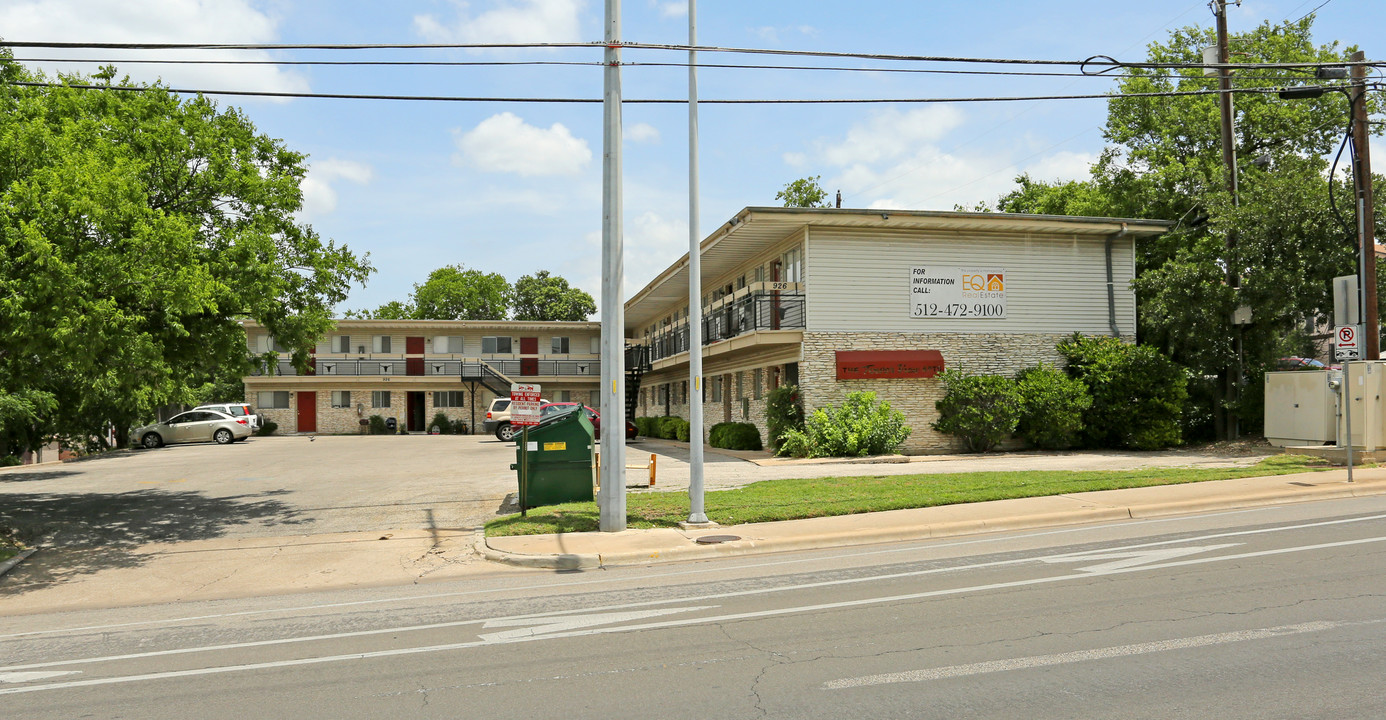 Tower View Apartments in Austin, TX - Building Photo