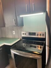 1248 E Philadelphia Ave in Gilbertsville, PA - Foto de edificio - Building Photo