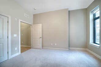 33 Rogers St in Cambridge, MA - Building Photo - Building Photo