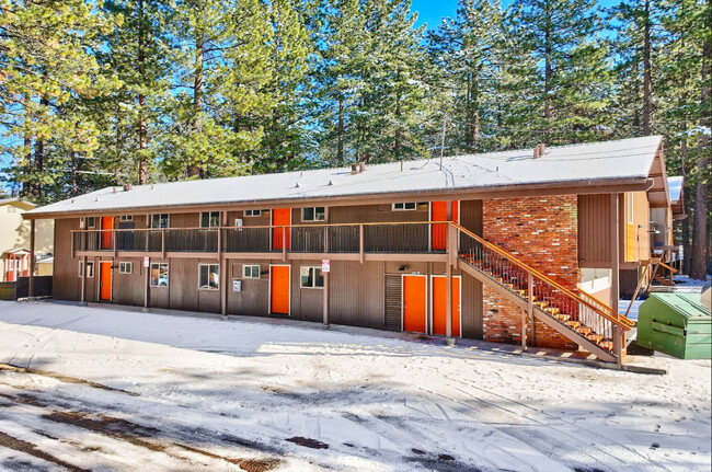 3728 Primrose Rd in South Lake Tahoe, CA - Building Photo - Building Photo