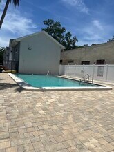 5653 Townhouse Dr in New Port Richey, FL - Foto de edificio - Building Photo