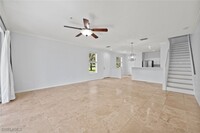 1084 Hampton Cir in Naples, FL - Foto de edificio - Building Photo