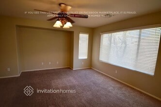 8323 S 48th Ln in Phoenix, AZ - Foto de edificio - Building Photo