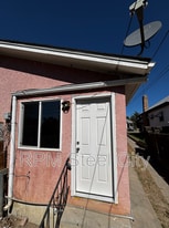 910 E 9th St in Pueblo, CO - Building Photo