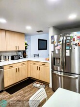 575 NW 98th Ave in Plantation, FL - Building Photo - Building Photo