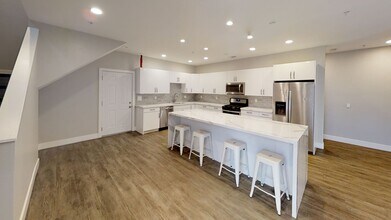 5102 Tipton St in San Diego, CA - Building Photo - Building Photo