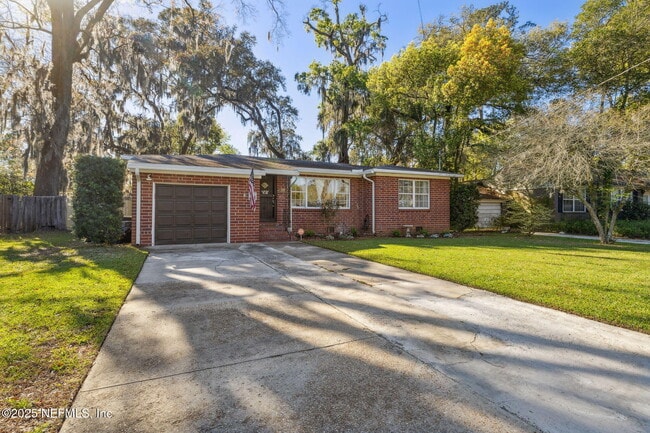 1007 Brierfield Dr