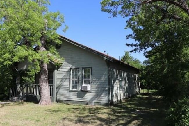 1812 Avenue I in Brownwood, TX - Building Photo - Building Photo