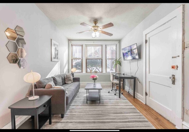 property at 1246 W Nelson St