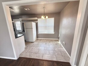 9517 Ridgeview Dr in The Village, OK - Building Photo - Building Photo