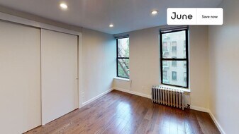 534 E 14th St, Unit 14 in New York, NY - Building Photo