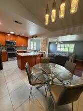 18120 Raymond Ct in Fontana, CA - Building Photo - Building Photo