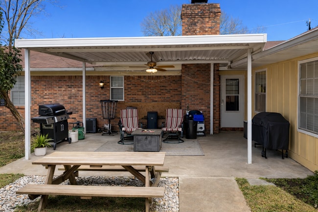 205 Dogwood Dr in Starkville, MS - Building Photo - Building Photo