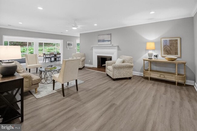 property at 3305 W Coquelin Terrace