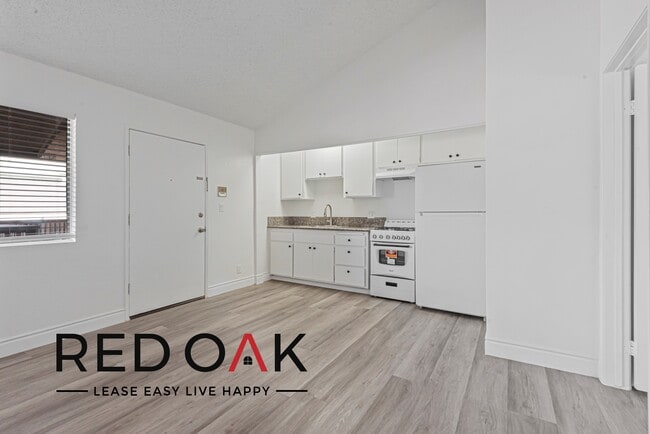 property at 1542 N Orizaba Ave
